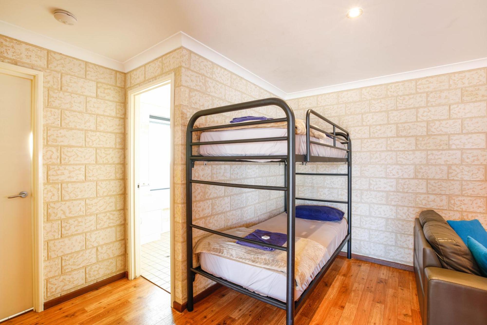 Kalbarri Tudor Holiday Park Екстер'єр фото